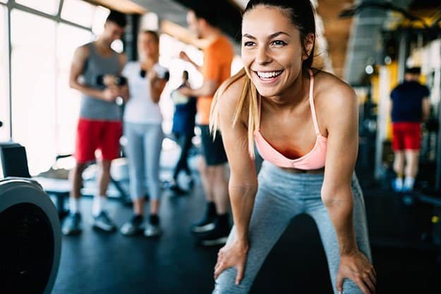 Girl-resting-at-gym